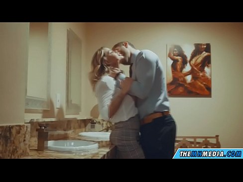 ❤️ Wann eng Busty Blond Iech an engem ëffentlechen Toilette verféiert ❤ Qualitéit Porno op lb.risegame.top ❌️